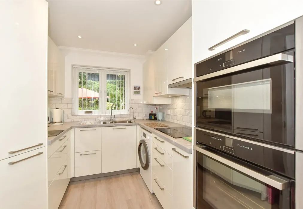 Kitchen - Tanners Hill, Hythe, Kent - Wards of Kent
