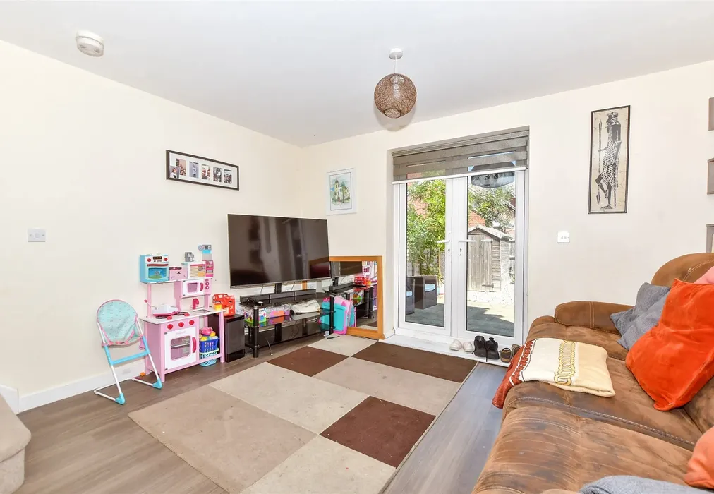 Lounge/Diner - Wood Hill Way, Bognor Regis, West Sussex - Wards of Kent