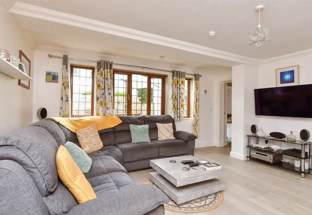 Lounge - Carden Avenue, Patcham, Brighton, East Sussex - Wards of Kent