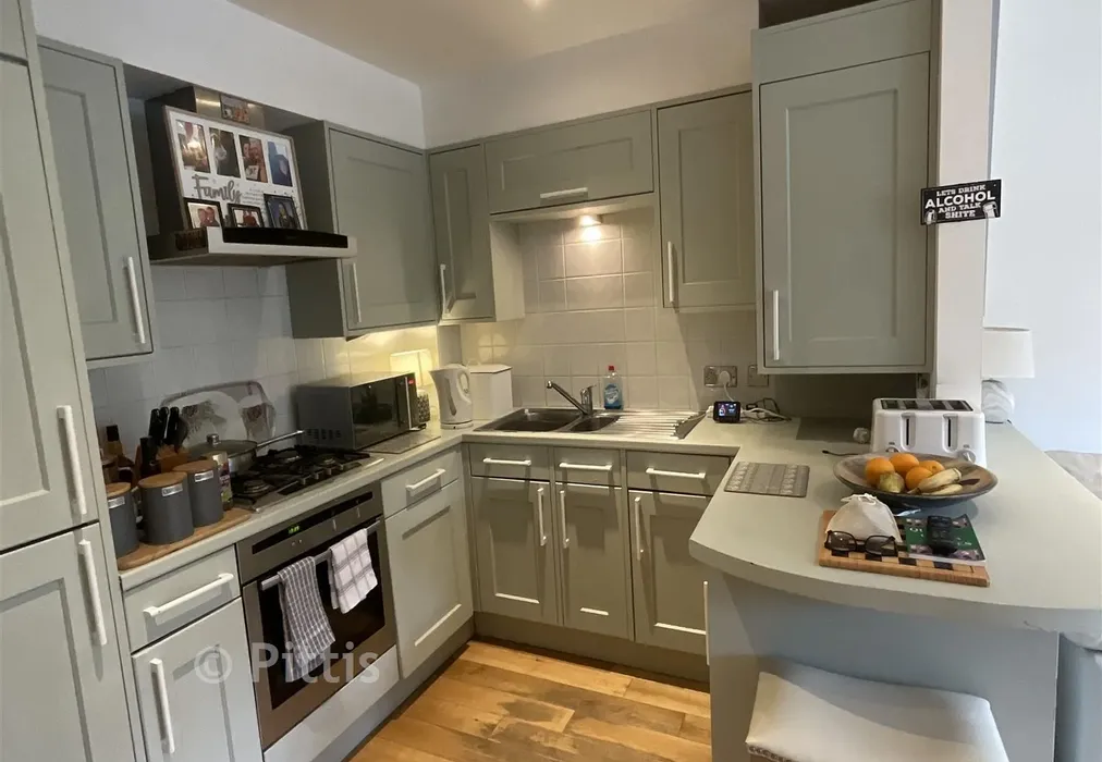 Kitchen - Alpine Road, Ventnor, Isle of Wight - Wards of Kent