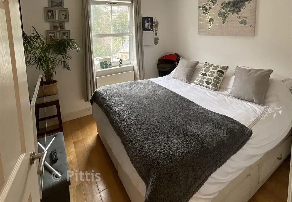 Bedroom 1 - Alpine Road, Ventnor, Isle of Wight - Wards of Kent