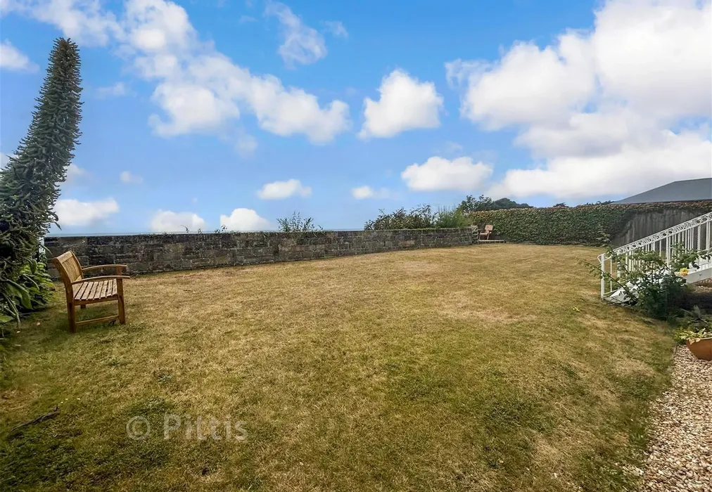 Communal Garden - Alpine Road, Ventnor, Isle of Wight - Wards of Kent