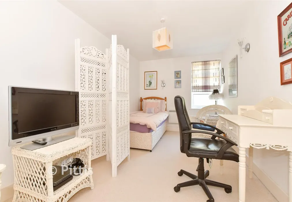 Bedroom 3 - Church Street, Ventnor, Isle of Wight - Wards of Kent