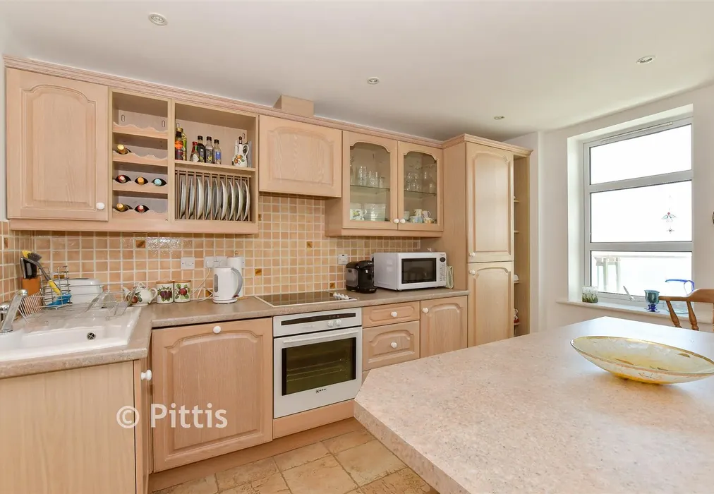 Kitchen - Church Street, Ventnor, Isle of Wight - Wards of Kent