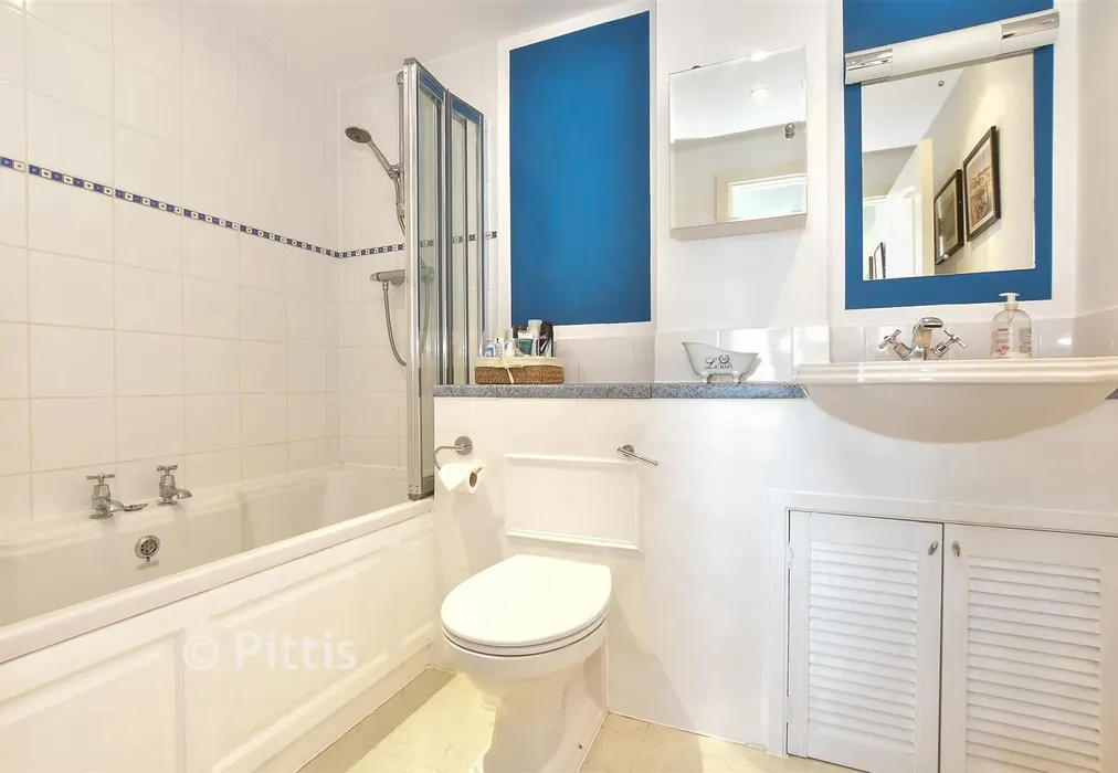 En-Suite Bathroom - Church Street, Ventnor, Isle of Wight - Wards of Kent