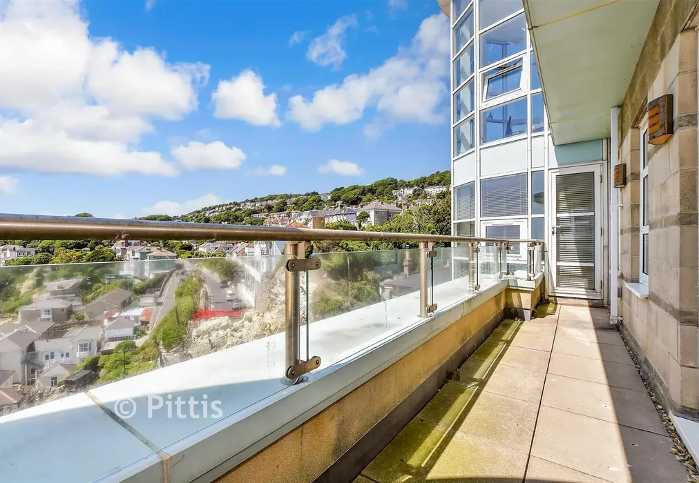 Balcony / Terrace - Church Street, Ventnor, Isle of Wight - Wards of Kent