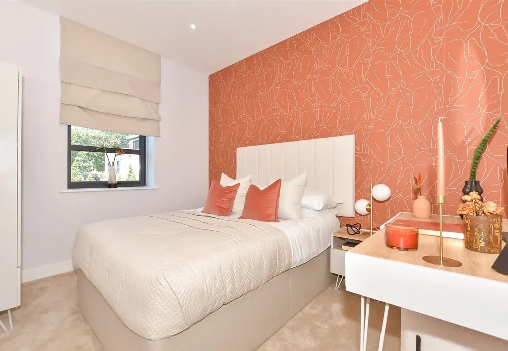 Bedroom 2 - The Fairways, Convent Road, Broadstairs, Kent - Wards of Kent