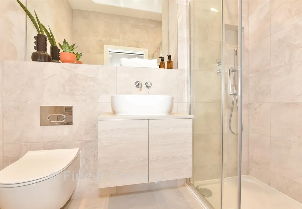 En-Suite Shower Room - The Fairways, Convent Road, Broadstairs, Kent - Wards of Kent