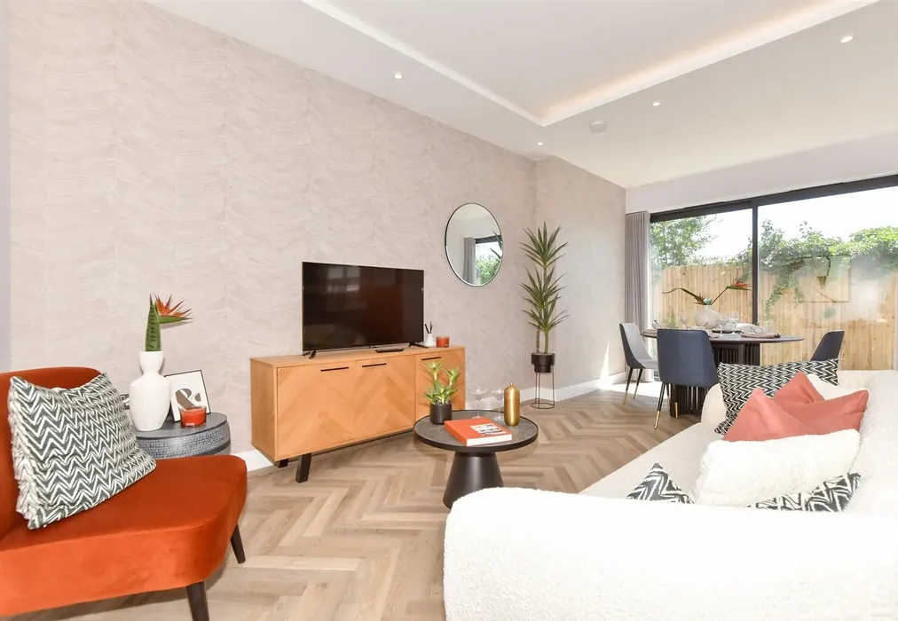 Lounge/Kitchen - The Fairways, Convent Road, Broadstairs, Kent - Wards of Kent