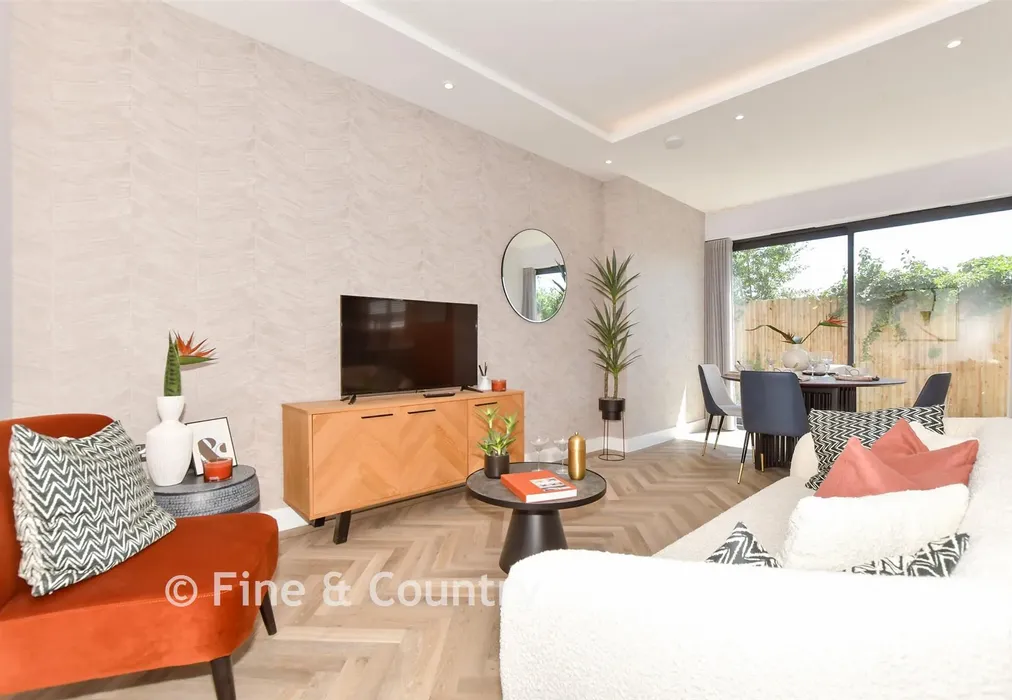 Lounge/Kitchen - The Fairways, Convent Road, Broadstairs, Kent - Wards of Kent