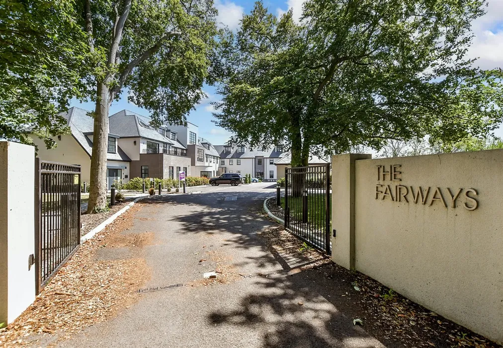 Driveway/Parking - The Fairways, Convent Road, Broadstairs, Kent - Wards of Kent