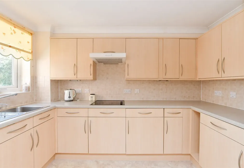 Kitchen - Harold Road, Margate, Kent - Wards of Kent