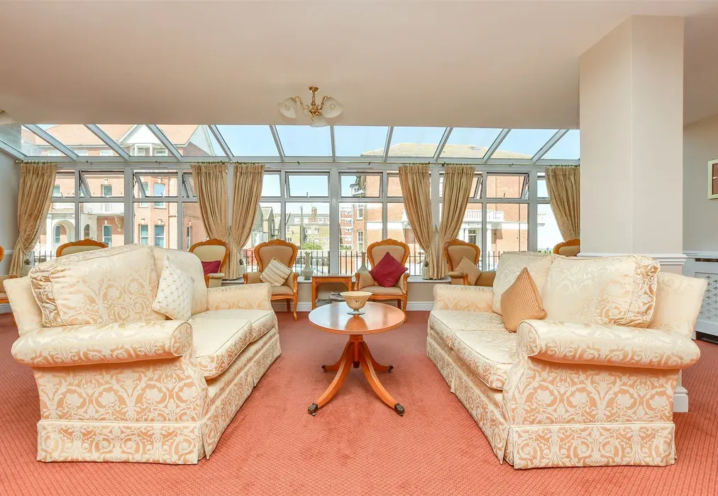 Communal Lounge - Harold Road, Margate, Kent - Wards of Kent