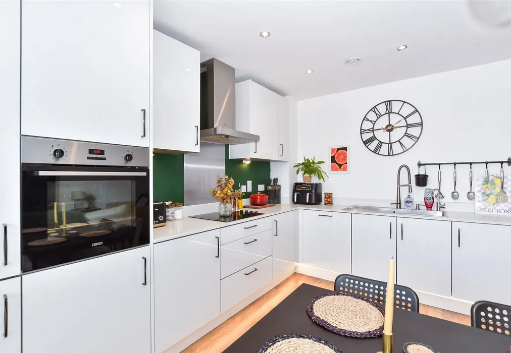 Lounge/Kitchen - Leander Heights, Mill Wood, Maidstone, Kent - Wards of Kent