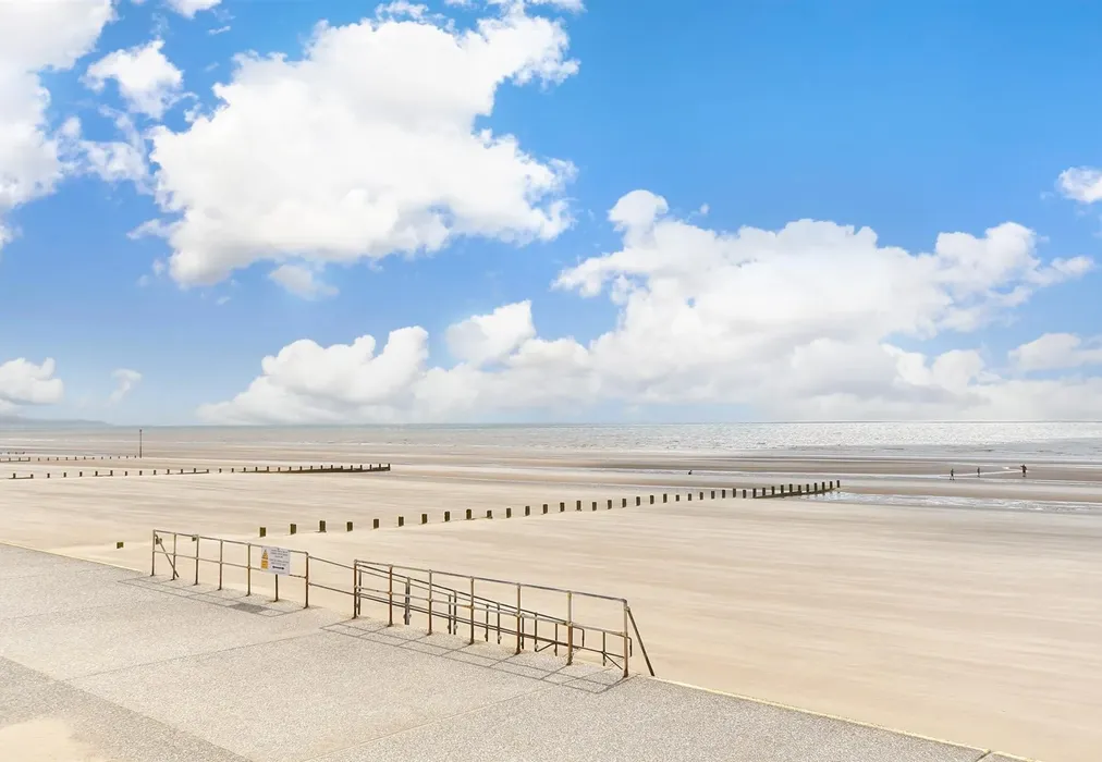 Surrounding Area - High Street, Dymchurch, Kent - Wards of Kent