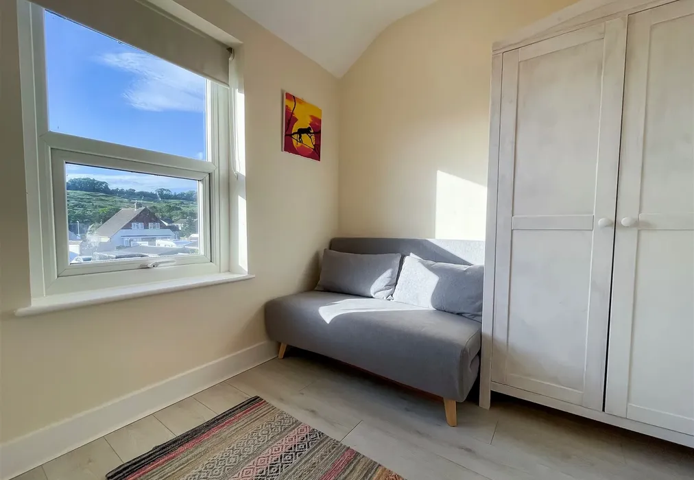 Bedroom 3 - Dymchurch Road, Hythe, Kent - Wards of Kent