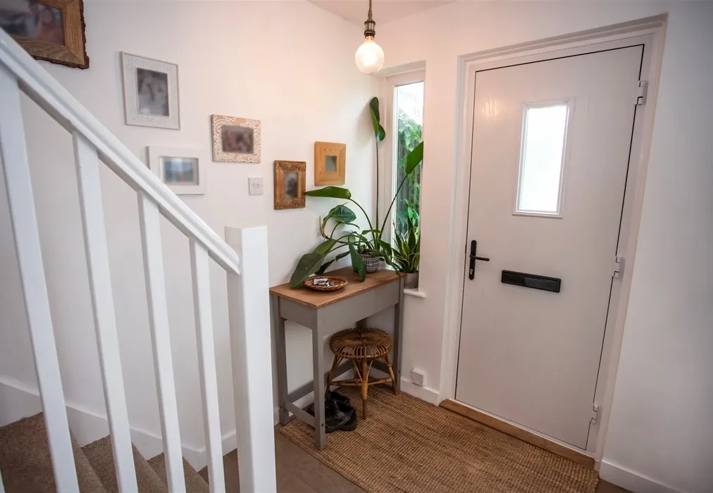 Hallway - Dymchurch Road, Hythe, Kent - Wards of Kent