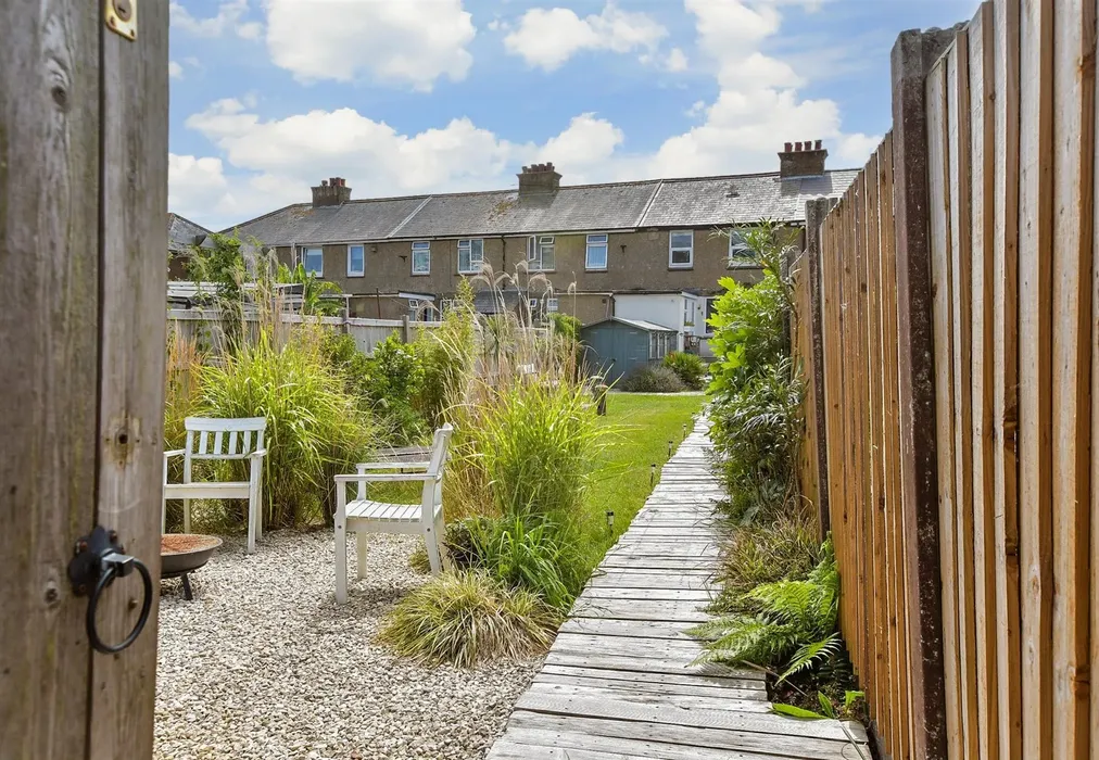 External Lifestyle Photograph - Dymchurch Road, Hythe, Kent - Wards of Kent