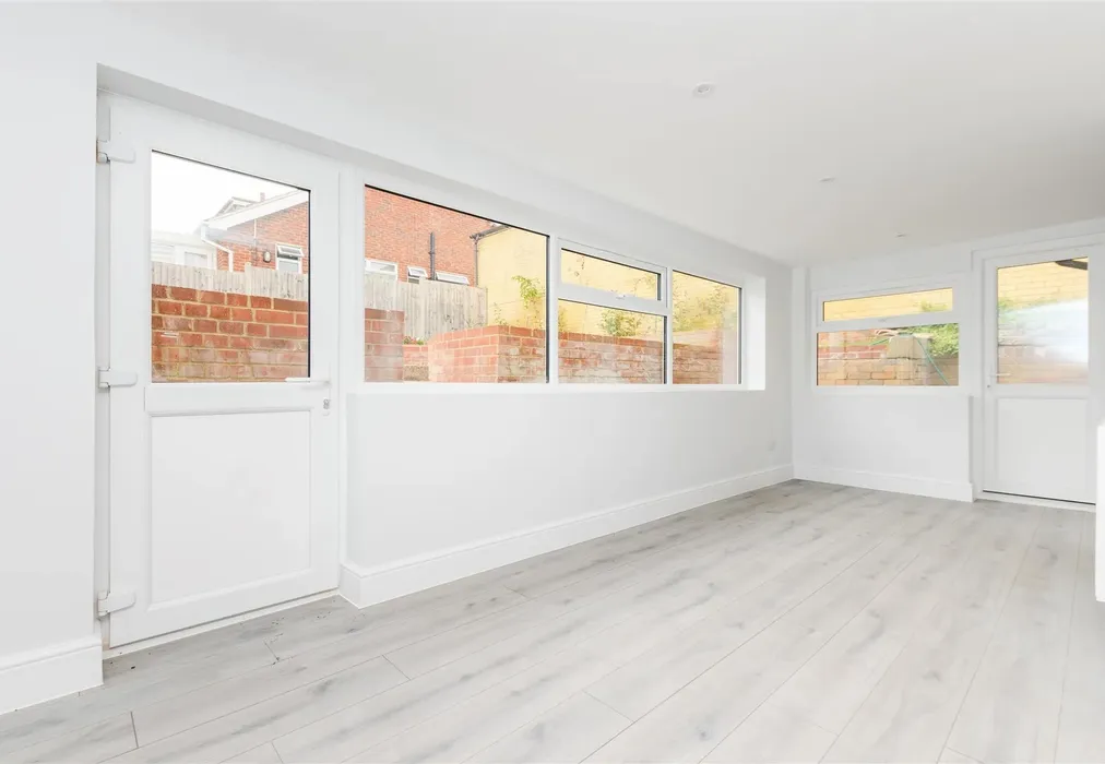 Dining Area - Biddenden Way, Istead Rise, Kent - Wards of Kent