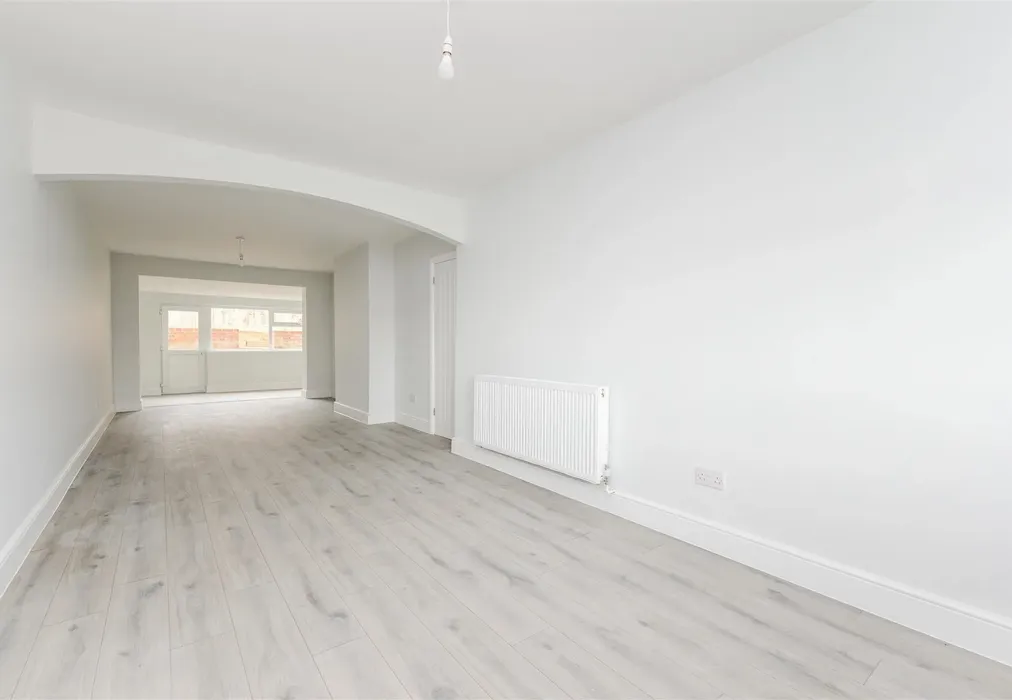 Lounge/Diner - Biddenden Way, Istead Rise, Kent - Wards of Kent
