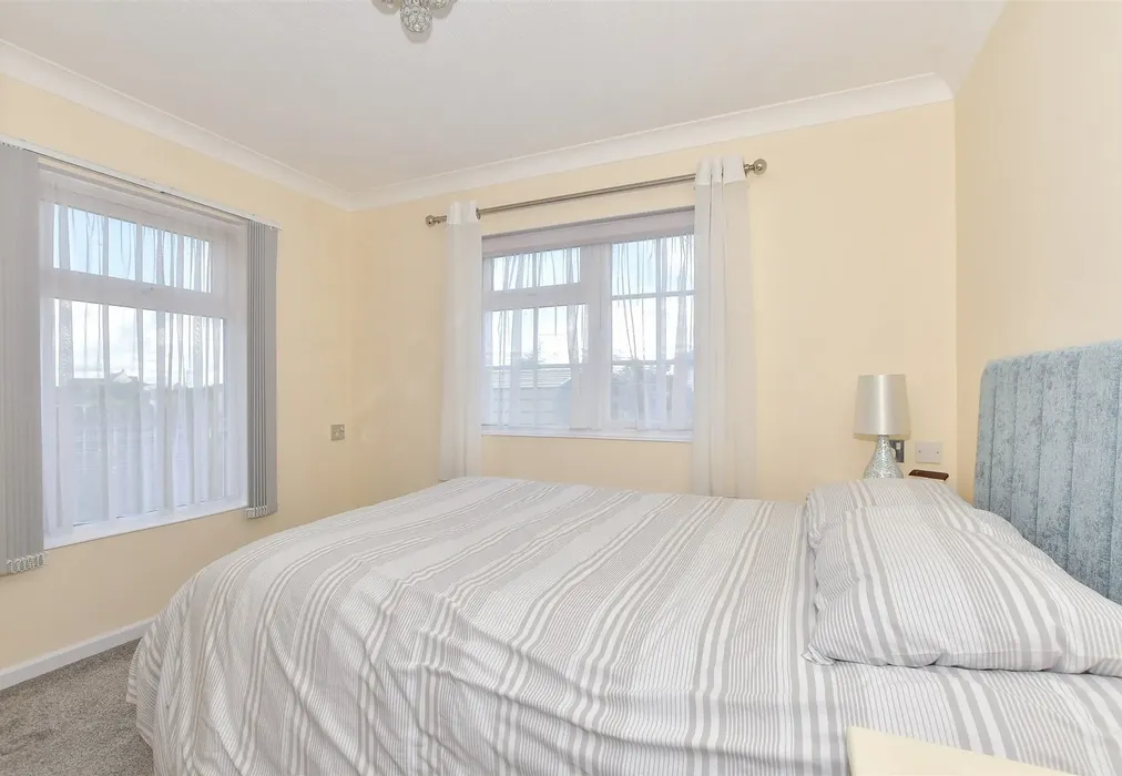 Bedroom 2 - Faversham Road, Seasalter, Whitstable, Kent - Wards of Kent