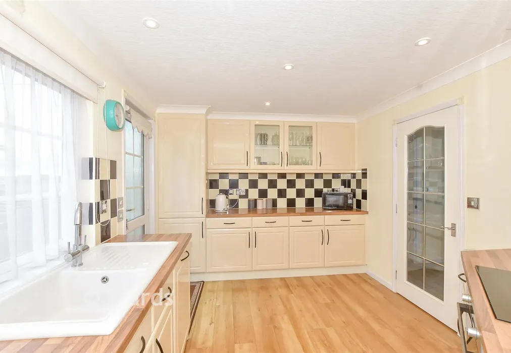 Kitchen - Faversham Road, Seasalter, Whitstable, Kent - Wards of Kent