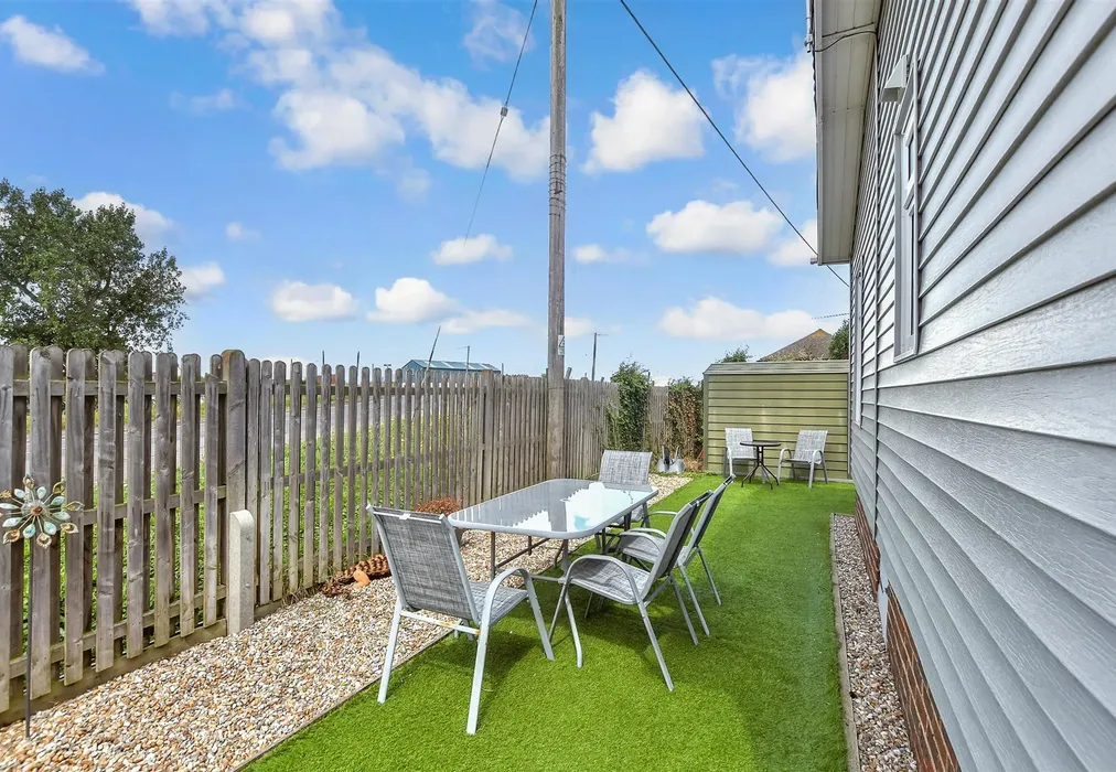 Rear Garden - Faversham Road, Seasalter, Whitstable, Kent - Wards of Kent