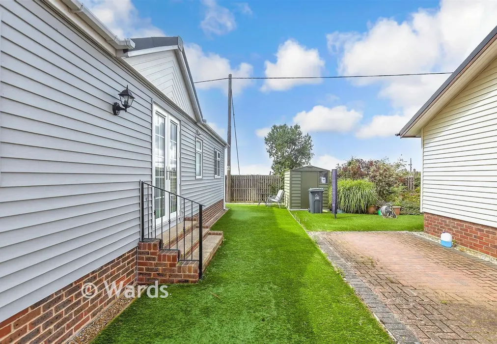 Side Garden - Faversham Road, Seasalter, Whitstable, Kent - Wards of Kent