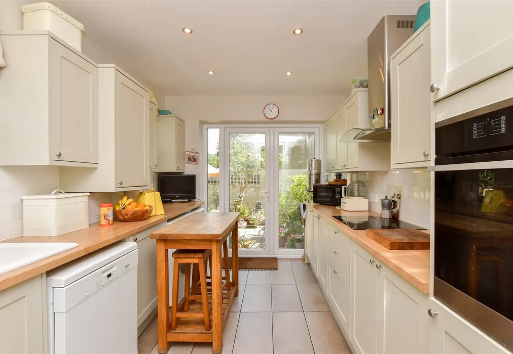 Kitchen - Ellington Road, Ramsgate, Kent - Wards of Kent