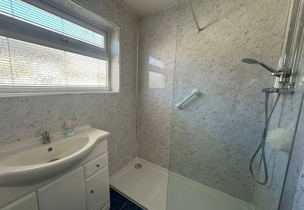 Shower Room - Alexandra Road, Birchington, Kent - Wards of Kent