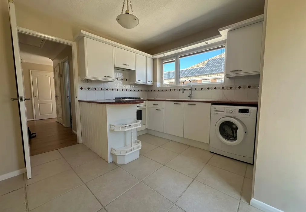 Kitchen - Alexandra Road, Birchington, Kent - Wards of Kent