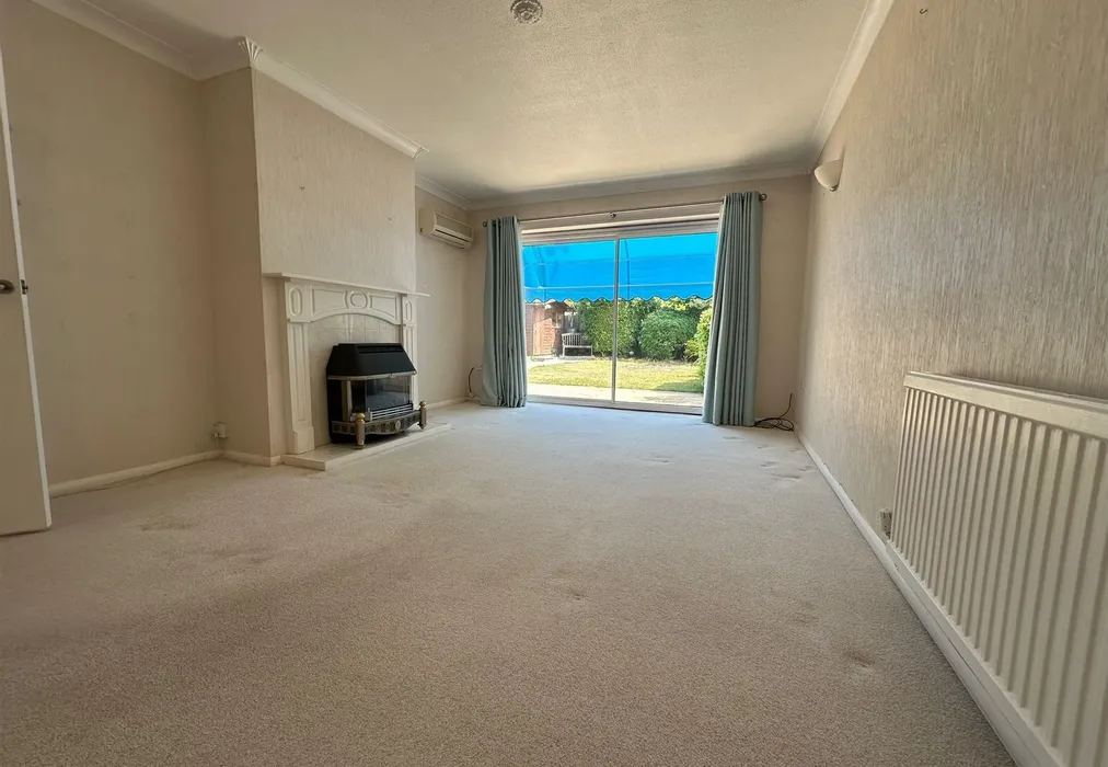 Lounge - Alexandra Road, Birchington, Kent - Wards of Kent