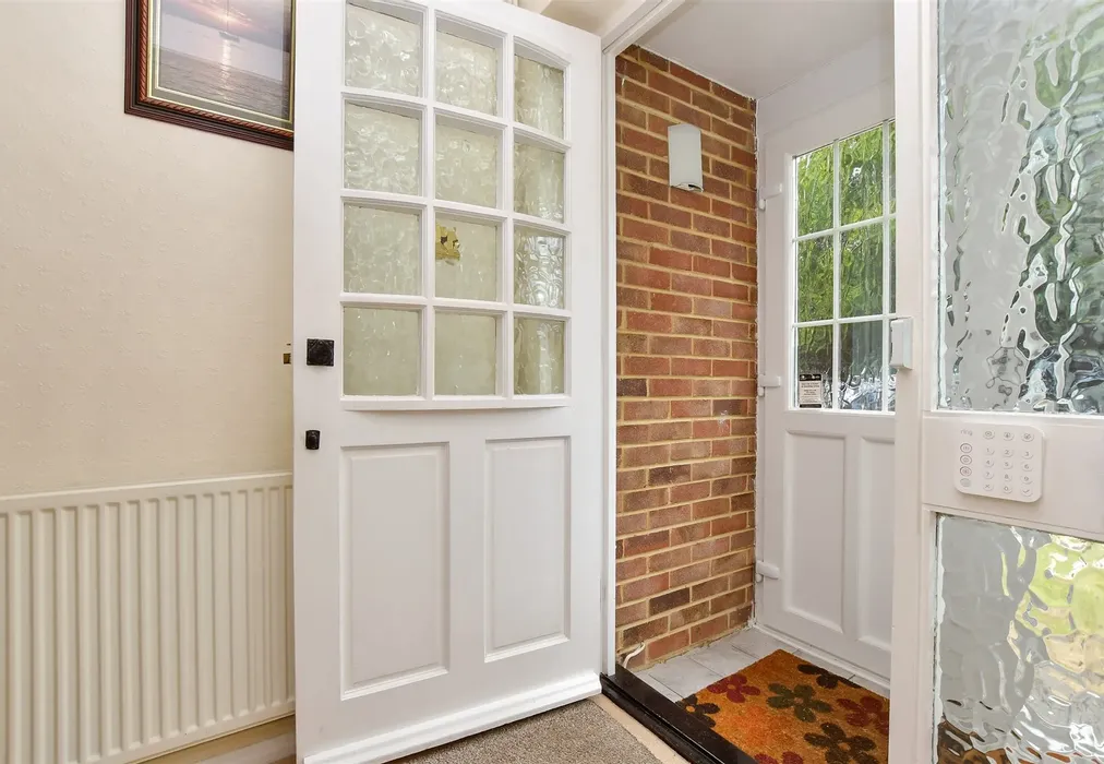 Entrance Hall - Cypress Way, Banstead, Surrey - Wards of Kent