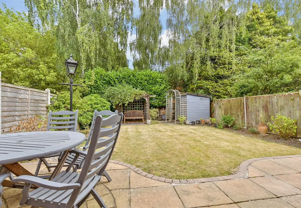 Rear Garden - Cypress Way, Banstead, Surrey - Wards of Kent
