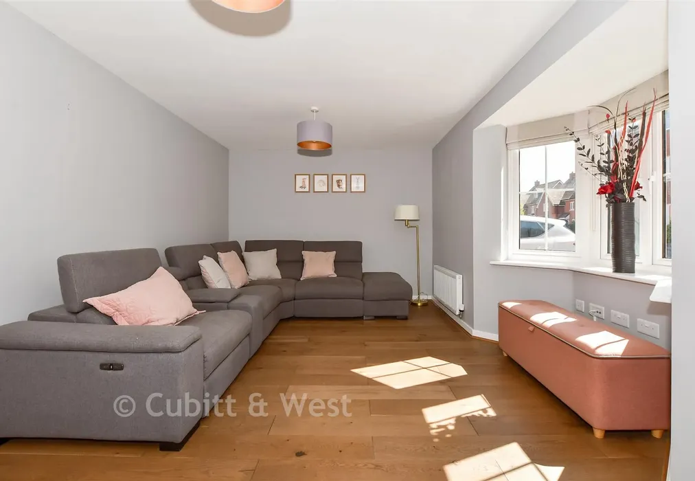 Lounge - Hewitts Road, Cranleigh, Surrey - Wards of Kent