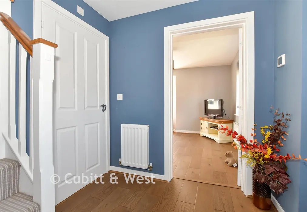 Entrance Hall - Hewitts Road, Cranleigh, Surrey - Wards of Kent