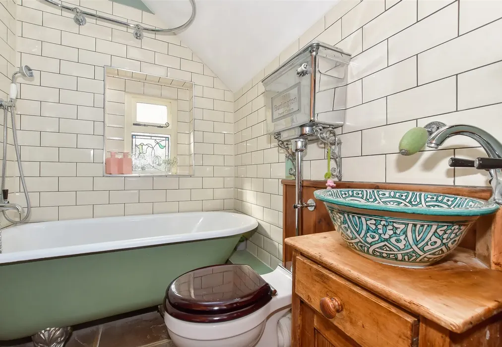 Bathroom - Deal Road, Northbourne, Deal, Kent - Wards of Kent