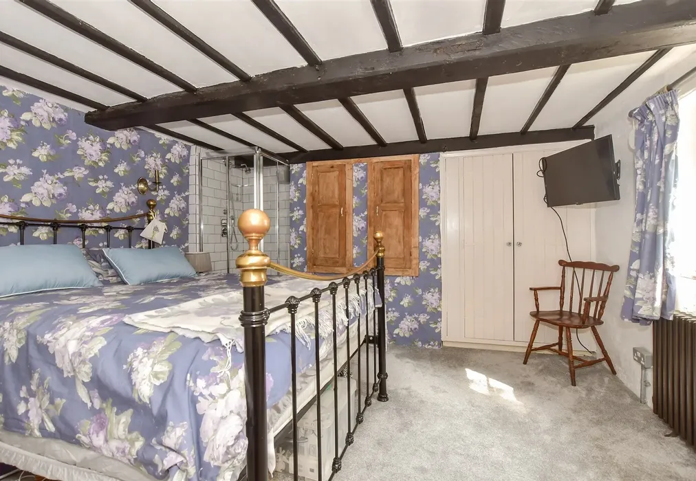 Bedroom 1 - Deal Road, Northbourne, Deal, Kent - Wards of Kent
