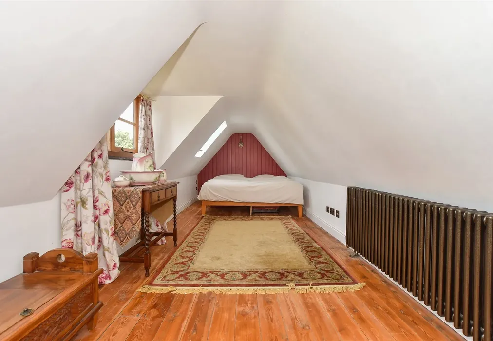 Loft Room - Deal Road, Northbourne, Deal, Kent - Wards of Kent