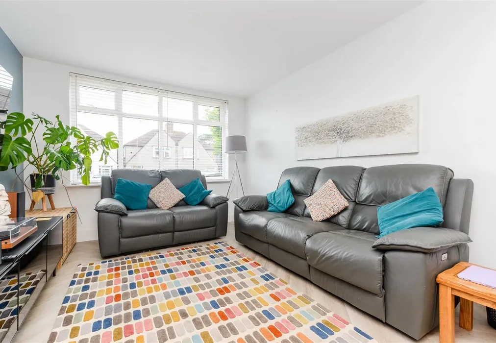 Lounge - Glenview, London - Wards of Kent