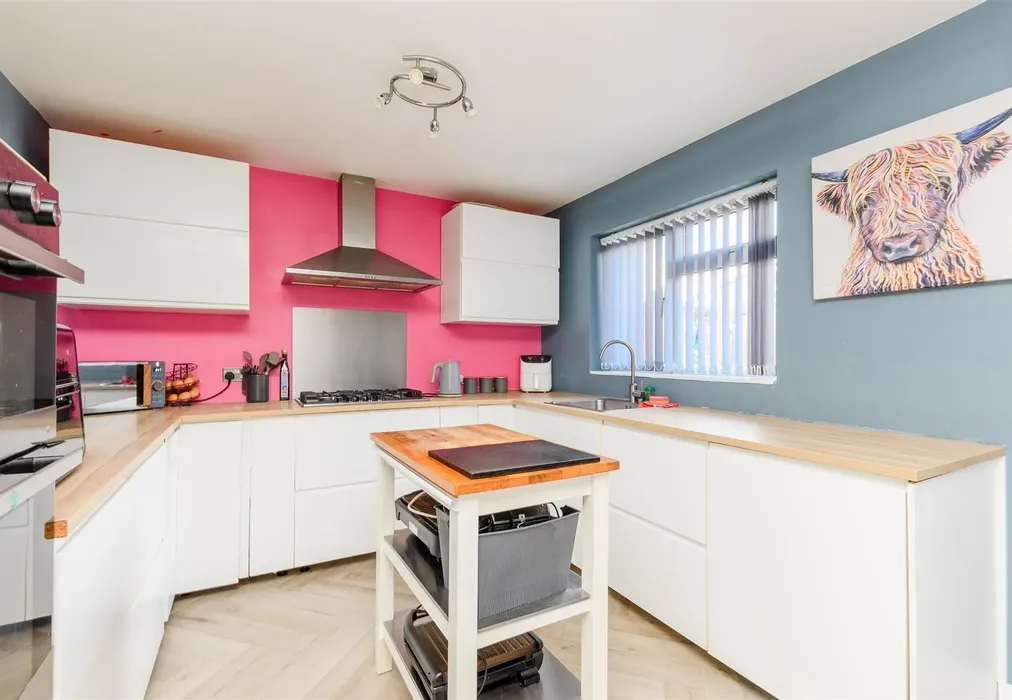 Kitchen - Glenview, London - Wards of Kent