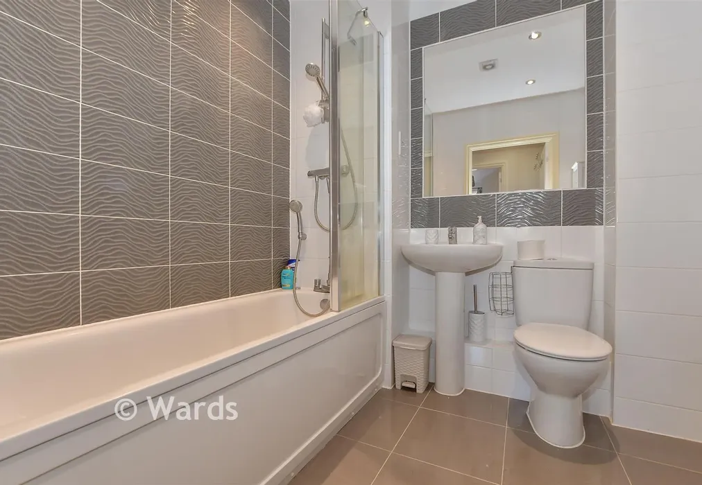Bathroom - Charlotte Way, Leybourne, West Malling, Kent - Wards of Kent