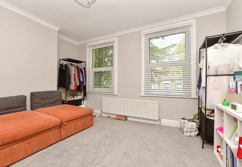 Bedroom 1 - Tharp Road, Wallington, Surrey - Wards of Kent