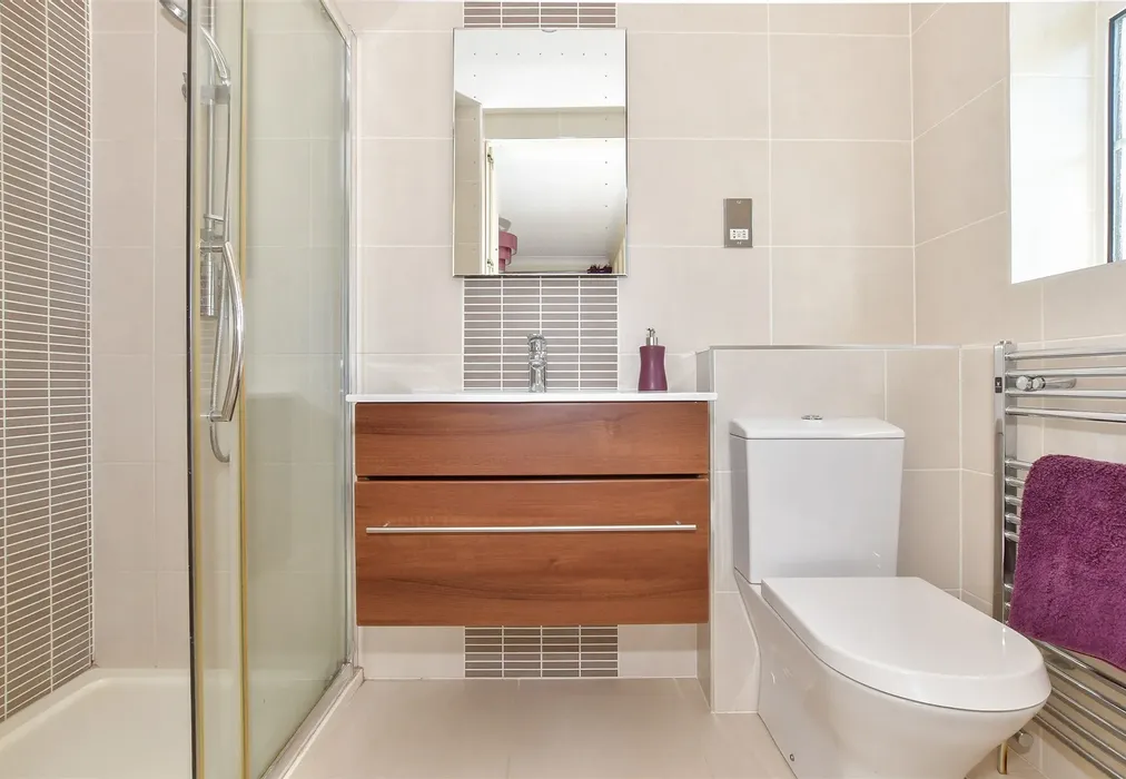 En-Suite Shower Room - Middle Deal Road, Deal, Kent - Wards of Kent