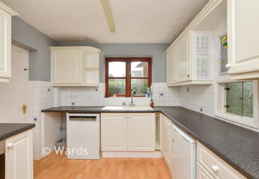 Kitchen - Old Kingsdown Close, Broadstairs, Kent - Wards of Kent