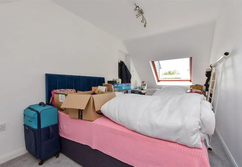 Bedroom 2 - Old Kingsdown Close, Broadstairs, Kent - Wards of Kent