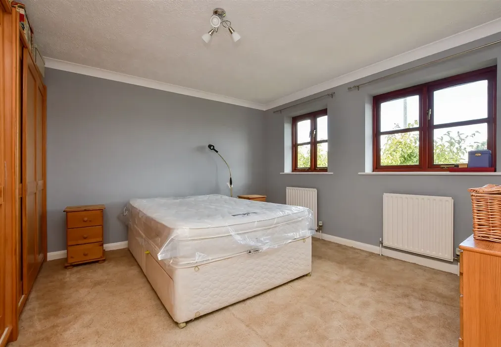 Bedroom 1 - Old Kingsdown Close, Broadstairs, Kent - Wards of Kent