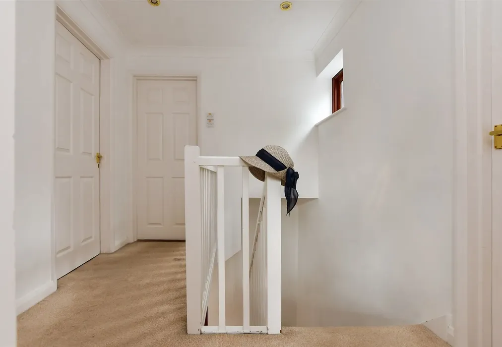 Internal Feature - Old Kingsdown Close, Broadstairs, Kent - Wards of Kent