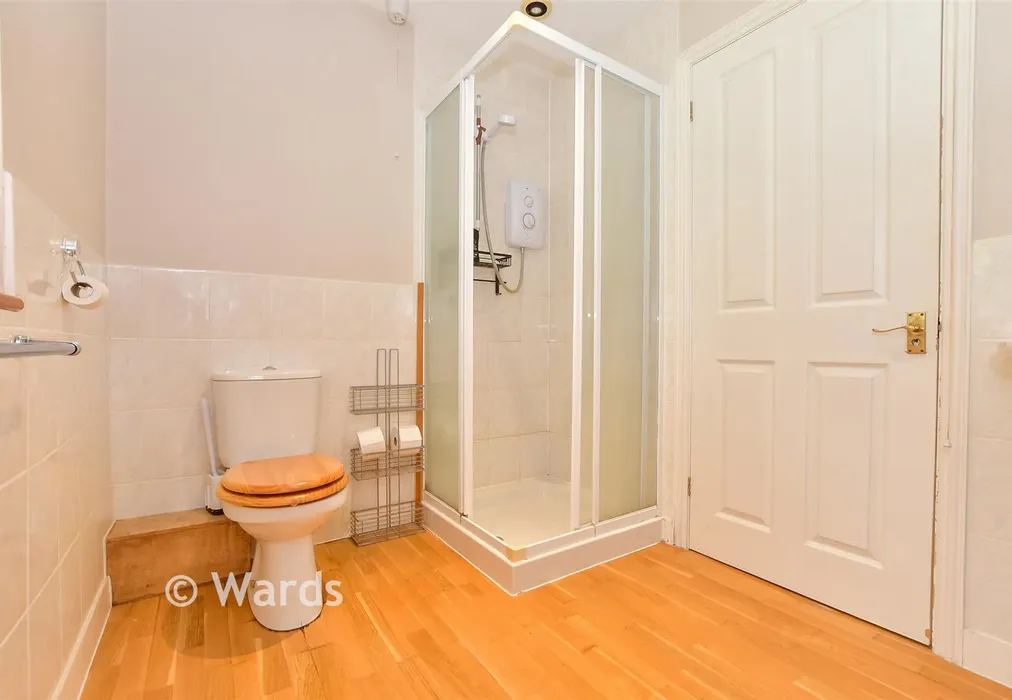 Bathroom - Henley Meadows, St. Michaels, Tenterden, Kent - Wards of Kent
