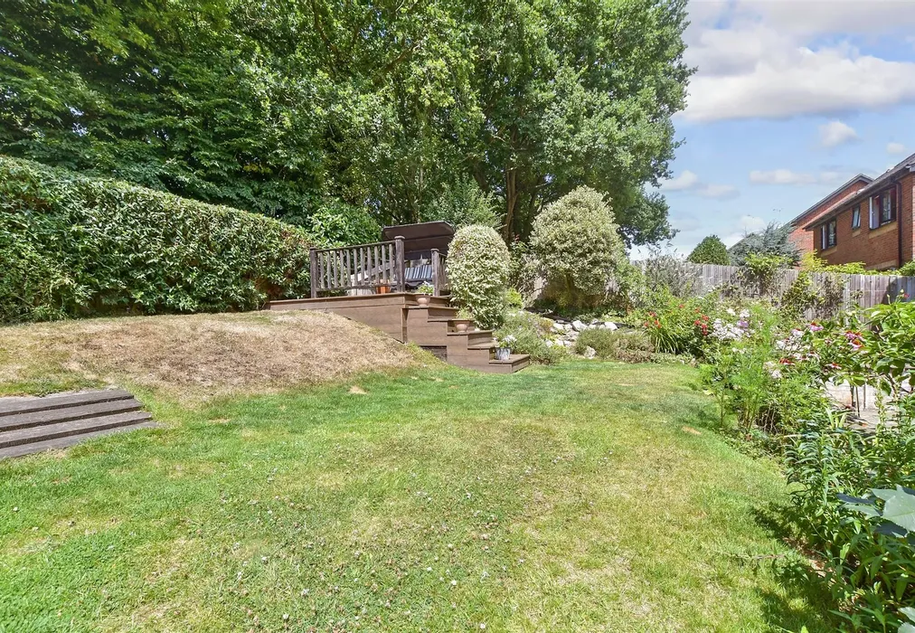 Rear Garden - Henley Meadows, St. Michaels, Tenterden, Kent - Wards of Kent